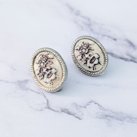 Vintage Clip On Earrings Floral Oval - Fair Condition - Picture 2 of 8